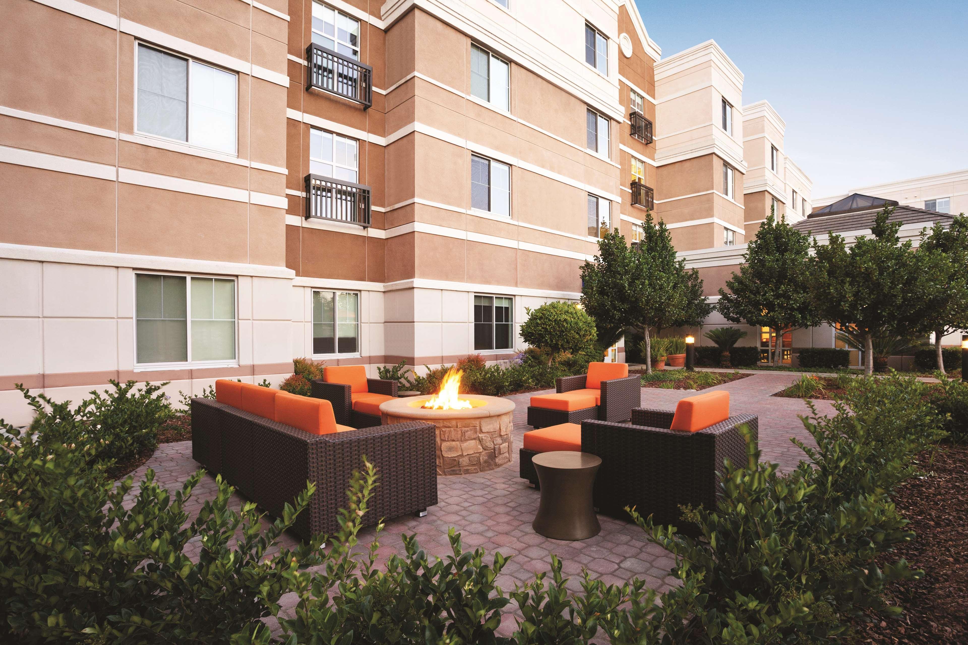 فندق Hyatt House بليسانت هيل المظهر الخارجي الصورة